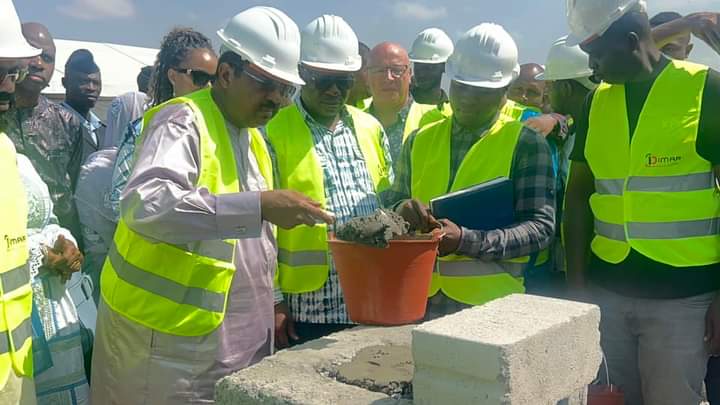 Pose de la première pierre du Centre d’hémodialyse et du CMC de Matoto : Le Maire rend hommage au président col.Mamadi Doumbouya