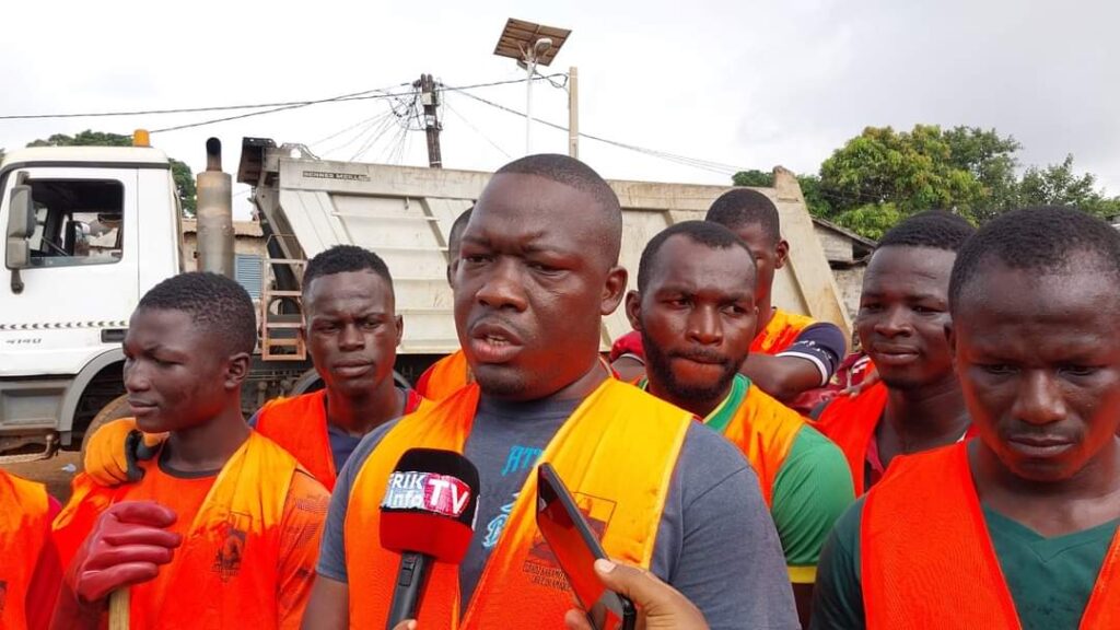 Journée citoyenne d’assainissement à Matoto: les citoyens de Gbessia Port 1 remercient les autorités