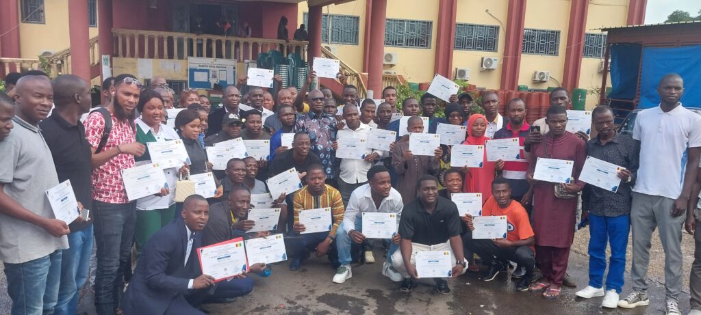 Mairie de Matoto :200 jeunes reçoivent leur attestation de formation