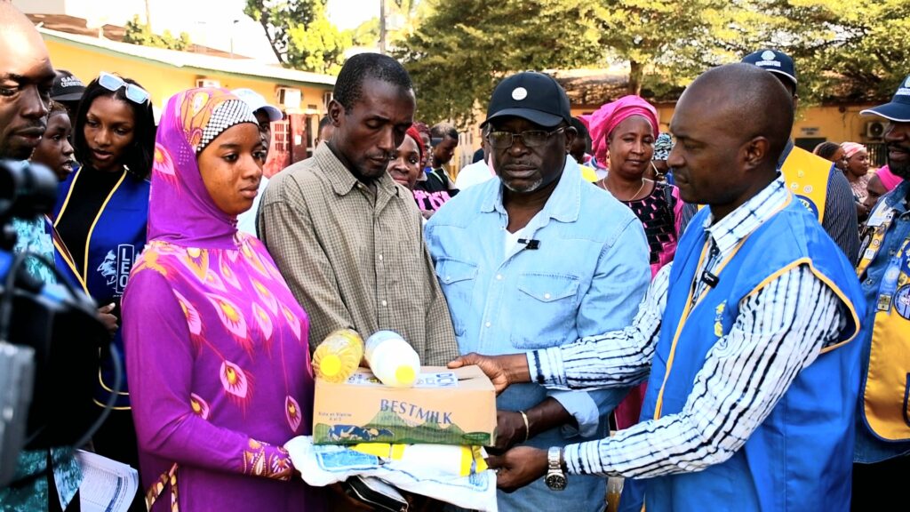 MATOTO: LIONS CLUBS INTERNATIONAL DE GUINÉE VOLE AU SECOURS DES SINISTRÉS DES INONDATIONS DU MOIS D’AOÛT DERNIER 