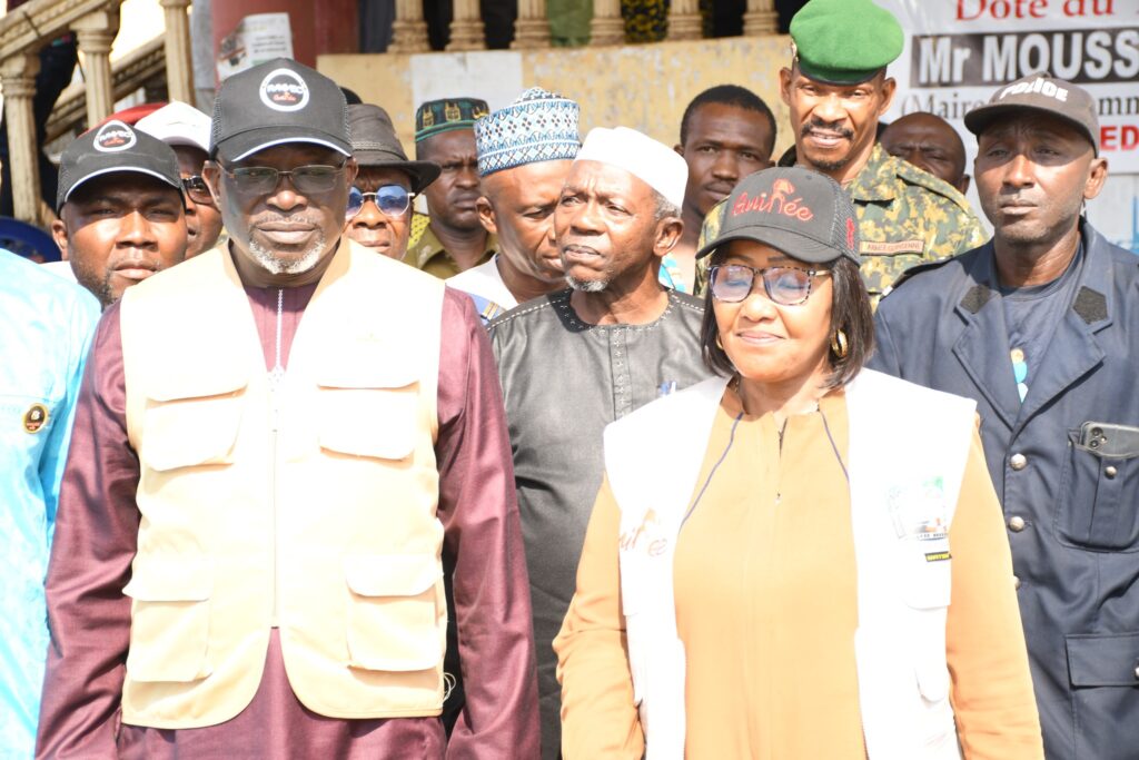 MATOTO ACCUEILLE LA GOUVERNEURE DE CONAKRY AVEC HONNEUR ET RECONNAISSANCE