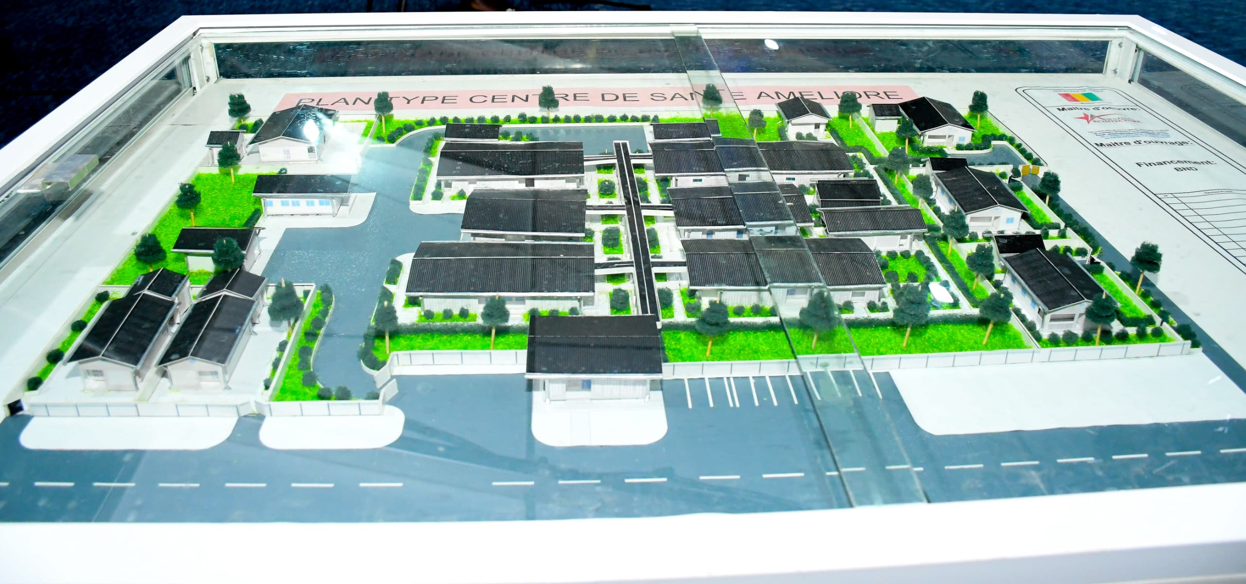 CÉRÉMONIE DE SIGNATURE DES CONTRATS DE CONSTRUCTION DE 50 STRUCTURES SANITAIRES : MATOTO PARMI LES BÉNÉFICIAIRES