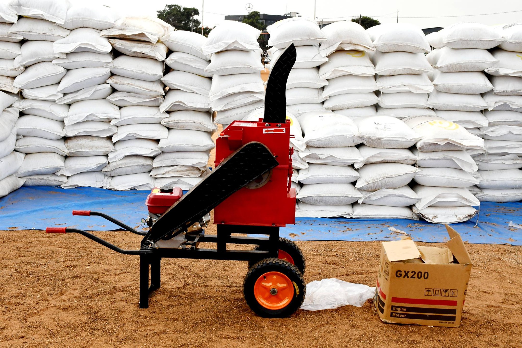Matoto : Remise officielle de 280 tonnes d’intrants aux acteurs de l’élevage des 8 régions administratives de Guinée