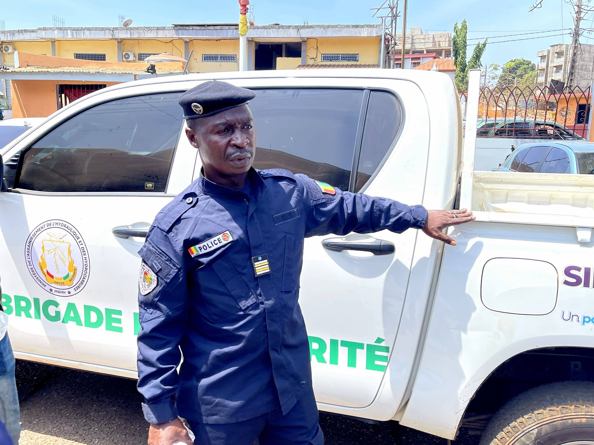 Matoto : un pick-up remis au service communal de salubrité pour renforcer les opérations d’assainissement