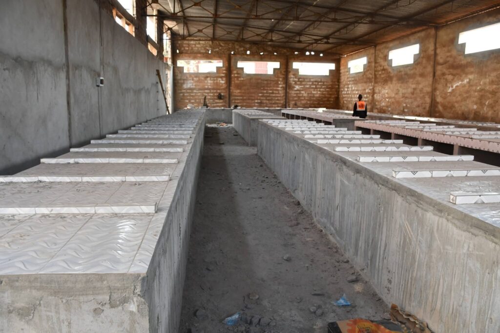 Marché d’Enco5 : Madame la Gouverneure exige la finition des travaux avant les grandes pluies